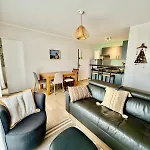 Apartment Cosy -2 Chambres, Clim & Parking *