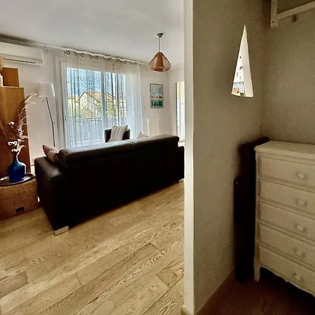 Cosy -2 Chambres, Clim & Parking شقة بالافاس ليه فلو