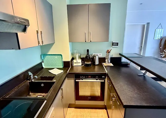 Appartement Cosy -2 Chambres, Clim & Parking *
