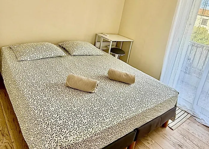 Appartement Cosy -2 Chambres, Clim & Parking