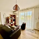 Cosy -2 Chambres, Clim & Parking *