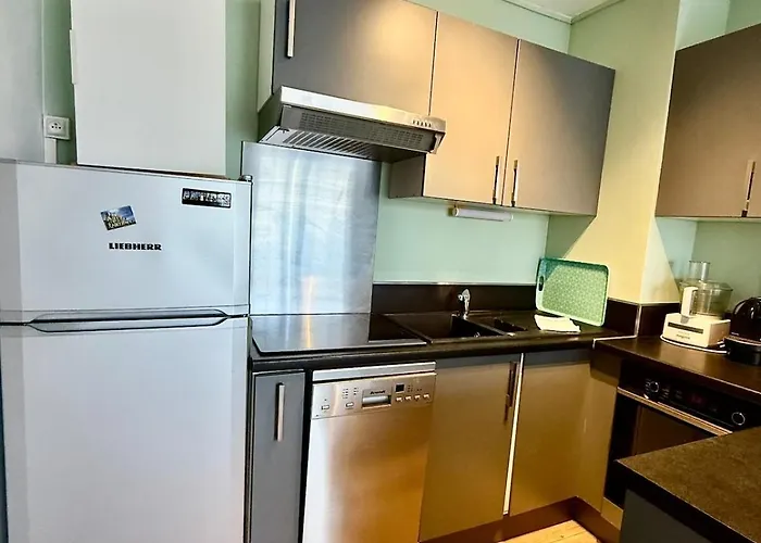 Cosy -2 Chambres, Clim & Parking *